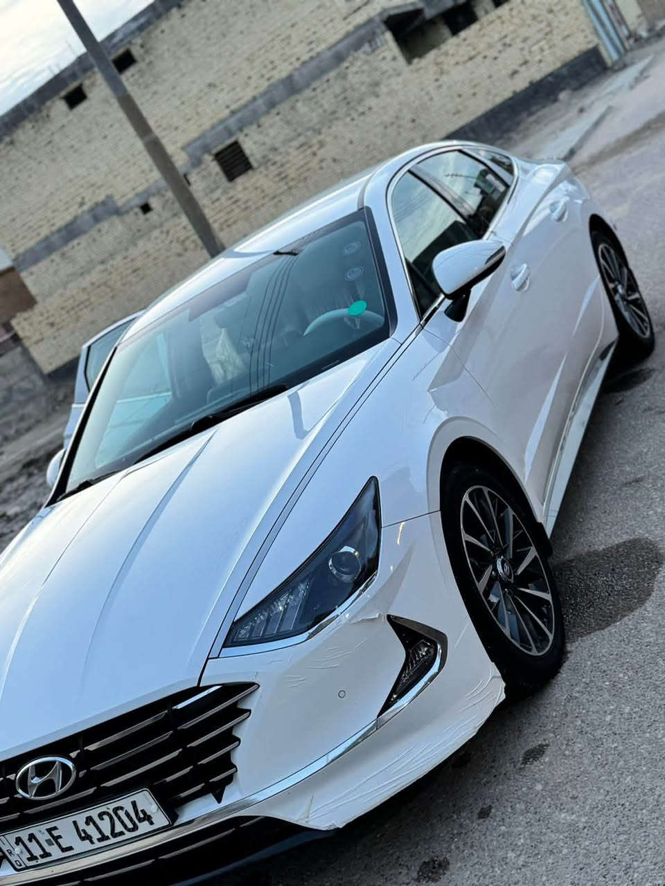 سوناتا 2023 خليجي اصل ( كتابه عربي )
ماشيه 100  km
فول مواصفات (( عدا البنوراما ))
 كفاله 
بصمه
بردات خلفيه 
حساس مطر 
سايد بريك بصمه
صندوق ذكي 
ترحيب عند الاقتراب 
كامرا خلفيه
شاحن وايرلس 
تشغيل عن بعد 
شاشه كار بلي
شاشه تبريد
مري شفط 
5 انظمه قياده 
( Normal, Eco,Sport,Smart,Custom)
ويل 18
مكينه ٢٥٠٠  Mpi
حساسات خلفيه واماميه
تخم تايرات قبل كم يوم وشرط ياباني اصلي 
السبير المقدس ( ما نازل )
السياره استخدام شخصي
سياره على وضع الشركه ومي الشركه بيها
السياره رقم بغداد بسمي 
مكاني بصره / قضاء المدينه 
السعر : 188 ومجال قليل حك الجيه 

تواصل ؛؛ ***********
