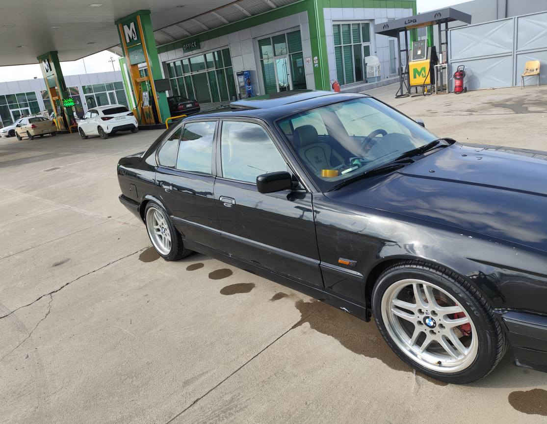 ***********یان ￵*********** 
٤٦ کەمێک مەعاملە 
bmw 1993    525 گێڕ تۆماتیک 
چوار جام کارەبا  
 سلاید 
ناو فرۆمیگا
 چوار تایەو باتری لۆک 
گێرو مەکینەو تەقەو ڕەقە بە شەرت کارەبای گێرو مکەینە بە شەرتی تەرایو فەهسو فیتەر  مەسبوت 
بێ دەعمو لێ دراوی بێ چالو کاڵ بونەوە موسو براوە بە شەرت  ئارمی بلاستیک هەولێرە بە شەرتی ئەوەلیات
شوێن سلێمانی السليمانية, العراق
