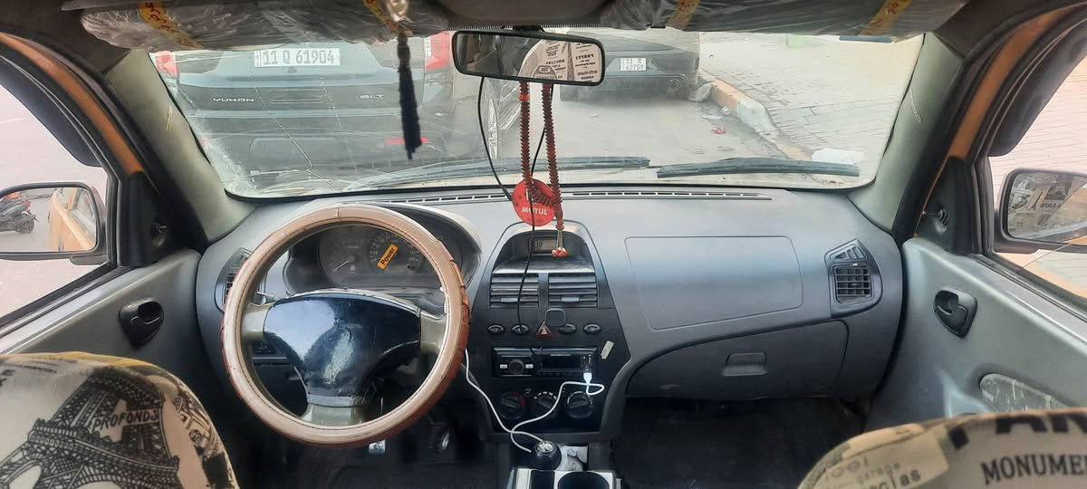 السلام عليكم رمضان كريم طيبة موديل 2015لليبع محرك كير تبريد اشتغل بس بي ضعيف وتدفئه
سيارة مصبوغة حزام بيه ضربه يم قبق بنزين خفيفة ***********السعر 32ورقة باسمي بغداد
