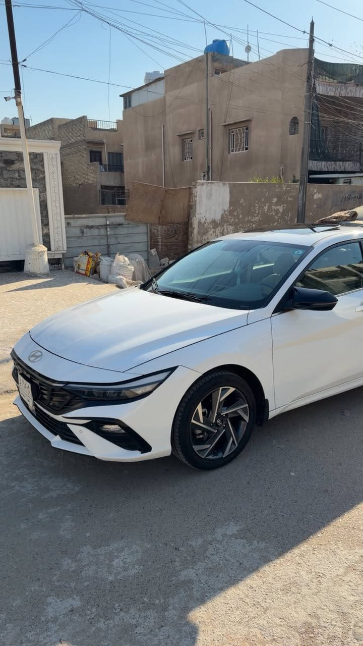 سلام وعليك انتر موديل2024 وكاله خليجه كوري اصلي محرك 2000دوش السياره فول موصفات
فتحه 

شاشه 

بصمات ثنين

تبريد قطعتين 

مري شفط

مكفوله من كلشي

حساسات اماميه وخلفيه 

ترحيب ثاتي 

وبيه هواي موصفات

السياره مال قصد باسم المالك كاعد ابغداد الجديده ويسويلك وكاله بعدله سنه وتنفك صاحبه يداوم بل نفط

السياره ماشيه 57

بعده شركه 

السعر 170

رقم ***********
