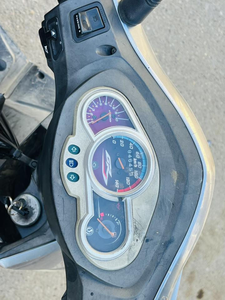 سلام عليكم دراجه سيام للبيع فقط جاهزه ع آخر شي دراجه مناقصه برغي (بلادي ممفتوحه) كفاله عامه كهربىيات لايتات بريكات اشاير ربع نكره معروضه ب٦٠٠ وبيها مجال مكاني بغداد الحريه او دولعي للاستفسار ***********
