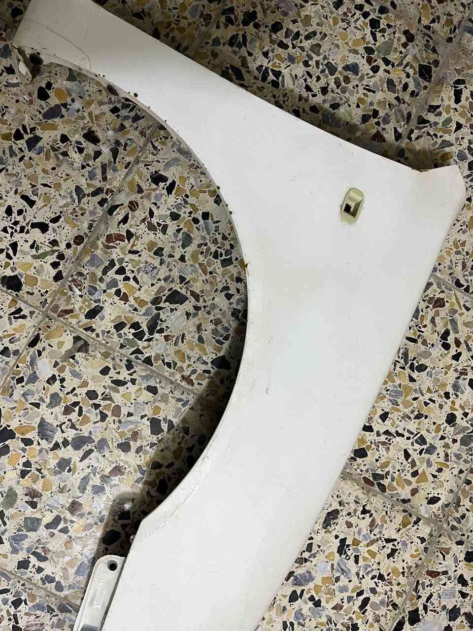 السلام عليكم 
جاملغات يمنه ويسرى وبنيد كامري 2005
الاستفسار 
***********
