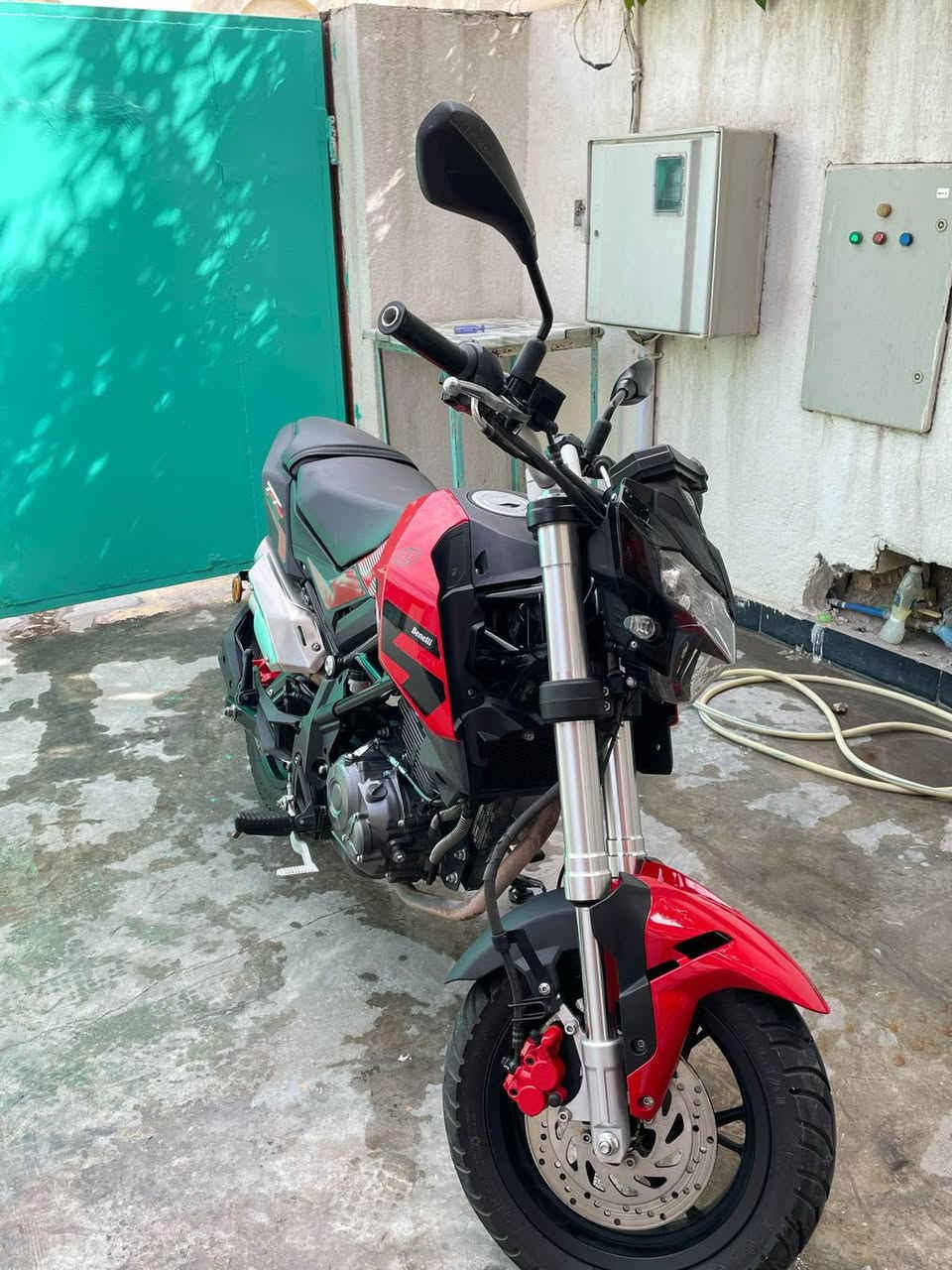 السلام عليكم دراجة بنلي ايطالي ماشية 10.000
الدراجة رقم بغداد  انكليزي بسمي 

السعر 2.400 وبيها مجال 

***********
