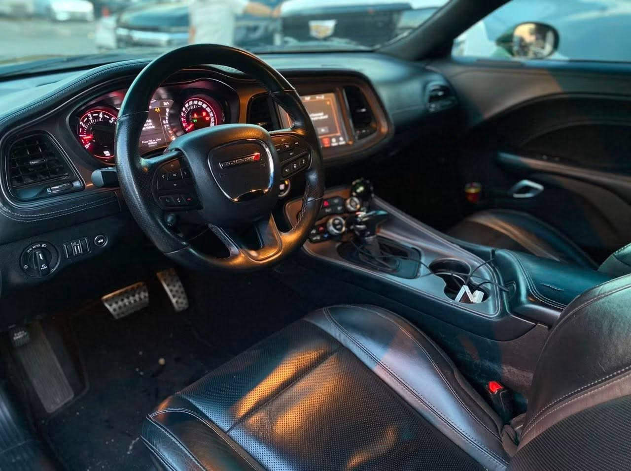 جالجر 2023     SXT  3.6 AWD
المسافة المقطوعة 35000mil

بدون صبغ السيارة ضررها بونيد مبدل وربع الجاملغ عكس السايق بارد وبارد بين باب السايق والجاملغ اقل الشبر 

لون مميز مواصفات فول فتحة تبريد كشنات تدفئة تحكم ستيرن 

سيارة بأسمي تحويل عنوان بغداد الرصاف

السعر 190 مجال بسيط 

اتصال  ***********
