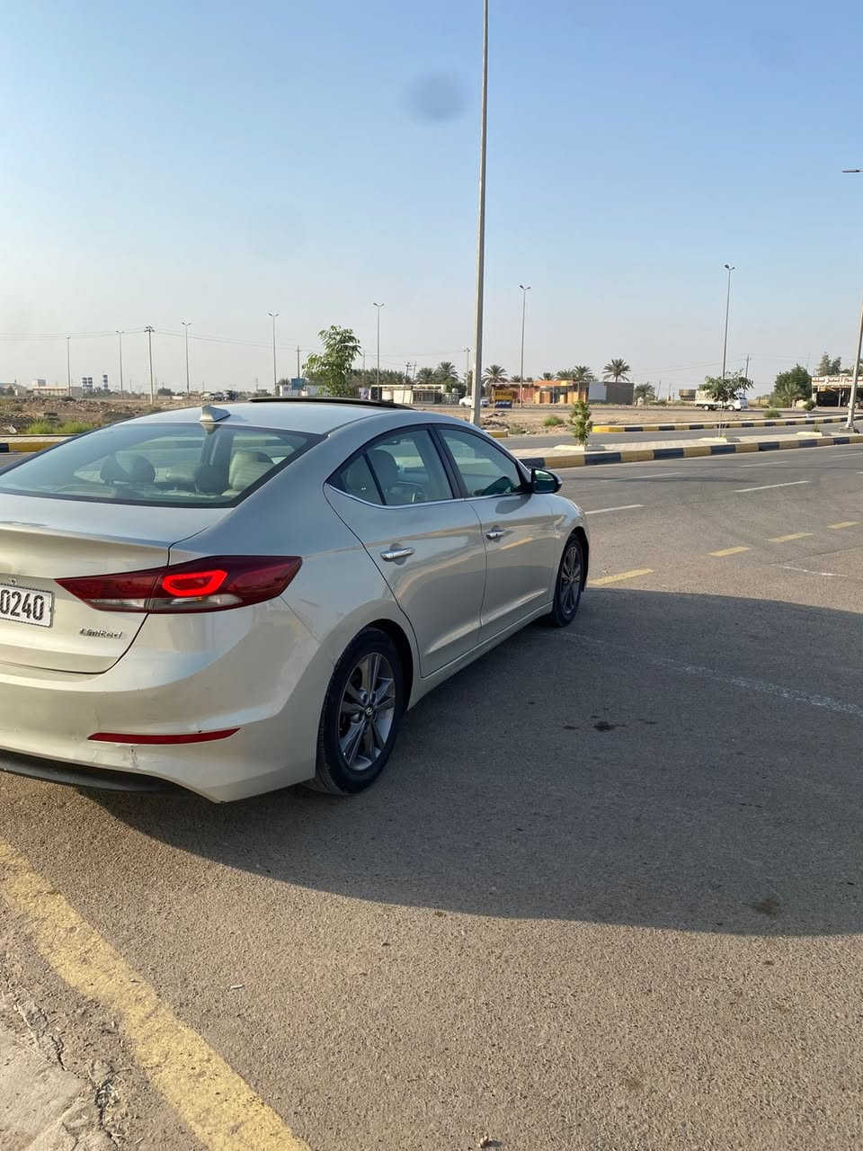 ‏سلام عليكم النترا موديل 17 داخله كلين صار بيهه طخطخات بدون دواخل وبدون ايرباكات بيه قطع صبغ ابيع حزام بسمي 
السعر 115 وبيها مجال 
للستفسار  ***********
