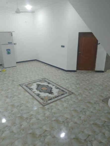 ✨ للبيع – بيت سكني في حي الشرطة ✨
📍 الديوانية – حي الشرطة
📌 موقع ممتاز وخدمات كاملة

🏡 تفاصيل العقار:
▪️ المساحة: 200 م²
▪️ بناء مسلح – سنة البناء 2020
▪️ يحتوي على:
• غرفتين نوم 🛏️
• صالة استقبال واسعة 🛋️
• صحيات داخلية وخارجية 🚿
• مناور عدد 2
▪️ الطابق الثاني: صالة + حمام
▪️ ملاحظة: الدرج + المطبخ + الطارمة بحاجة لإكمال
▪️ البيت عالٍ عن الشارع

🏫 الخدمات القريبة:
▪️ مدارس ابتدائية – متوسطة – إعدادية
▪️ روضة أطفال
▪️ مركز صحي
▪️ تبليط كامل للمنطقة
▪️ قريب جداً من مدرسة الصينية

💰 مطلوب: 12 مليون للمصرف العقاري 

للاستفسار والتواصل:
📞 0772 397 6222
📞 0786 697 6661
📍 مكتب أساس للعقار – الديوانية / حي الفرات مقابل جامع الإمام المهدي
