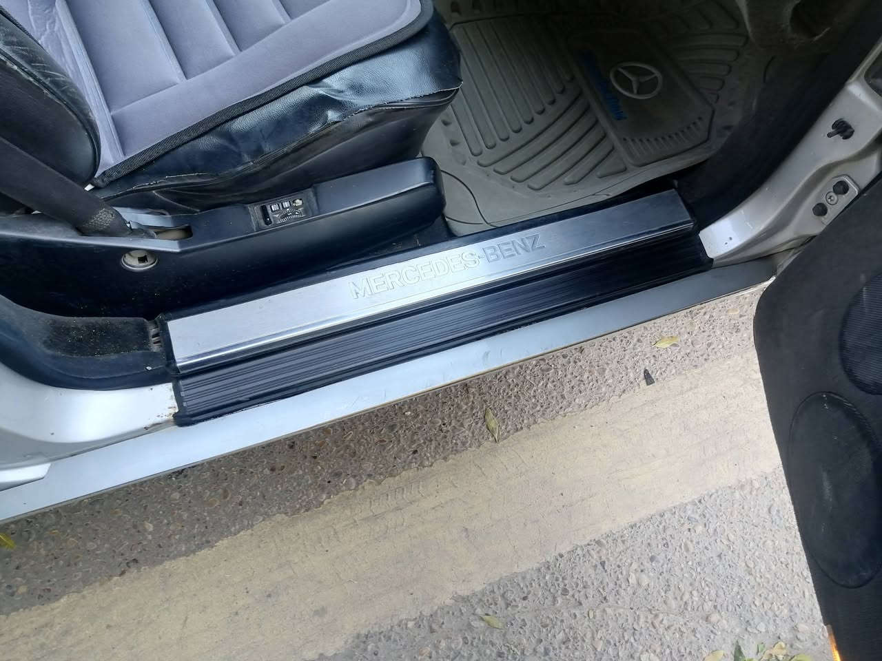 السلام عليكم.. مارسيدس شبح محرك خراطيم ٣٢٠ موديل ١٩٩٤ باب طويل رقم بغداد باسمي حدادية نص عمر سعر ٨٠ ورقة وبيهه مجال.


**إذا كنت صاحب هذا الإعلان وتريد حذفه لأي سبب، رجاءا أرسل رسالة إلى الدعم الفني**