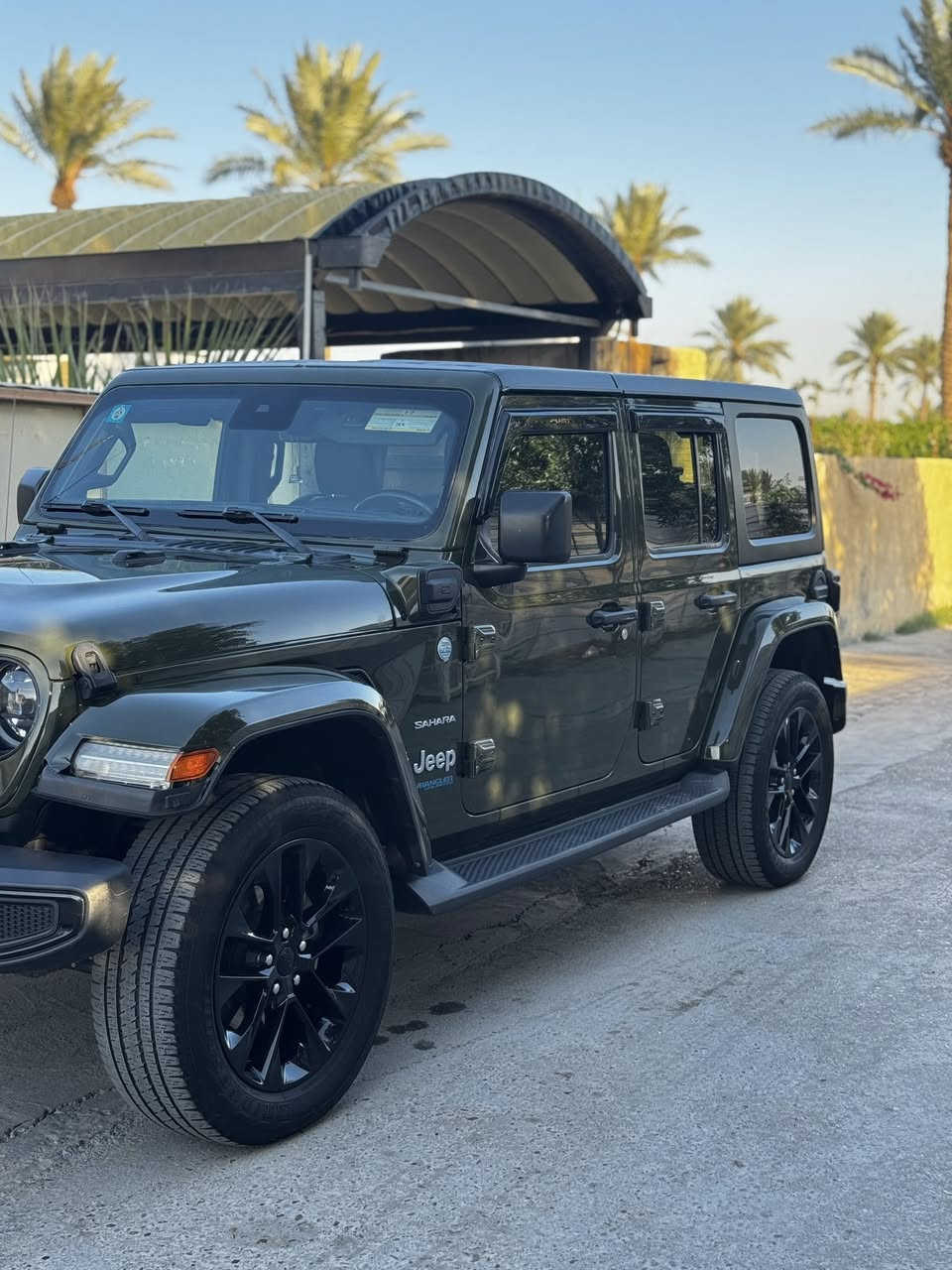 Jeep Wrangler  2022 صحاري  2.0L 4 plug-in
حجم المكينه : 2000 تيربو + هايبرد + بلكن شحن 
الشحن يمشيك 30 ميل
المسافه المقطوعه : ٢٥ الف ميل     
حادثها فقط الدعاميه الاماميه حسب  ماموضح بالصور  ايرباك ستيرن فقط      
رقم بغداد الدولي
1.قماره تتفصخ اصير كشف
2.بصمه 
3.لوكير
4.كشافات 
6.شحن خارجي
7.بك لايت لد 
8. شاشه
9.سستم صوت دمام خلفي + امامي 
10.لايتات زنون هايلوجين
11.كشنات جلد اسود بلادي 
12.سقف اسود بلادي 
13. تحكم استرين
14. ويل حجم 20
 السعر 260  وبيه مجال 
مكان السياره بغداد للأستفسار اكثر اتصل ***********
