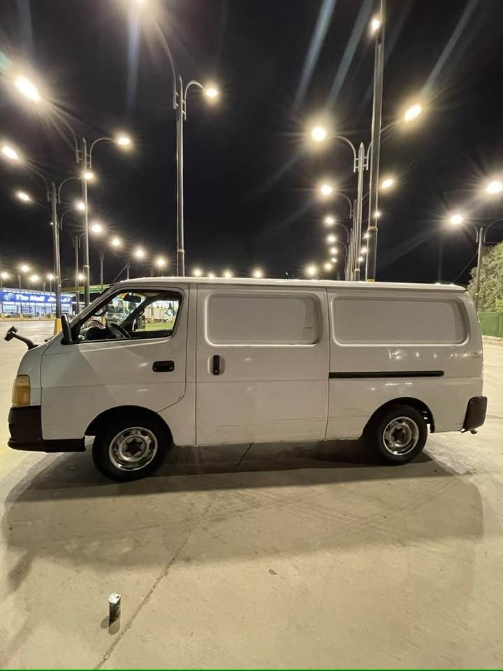 سلام عليكم من رخصه مدير لكروب نيسان يورفان ٢٠١٢ كاز كير محرك نظيفات صدر خلفي امامي جديد تخم تاير جديد شاشه تاب او كامره جيده كهرباىيات جديده السعر ٦٥ ورقه او بيه مجال حك جيتك او مراوس بسياره صالون او ممنون او اسف على الاطاله *********** ابو سيف
