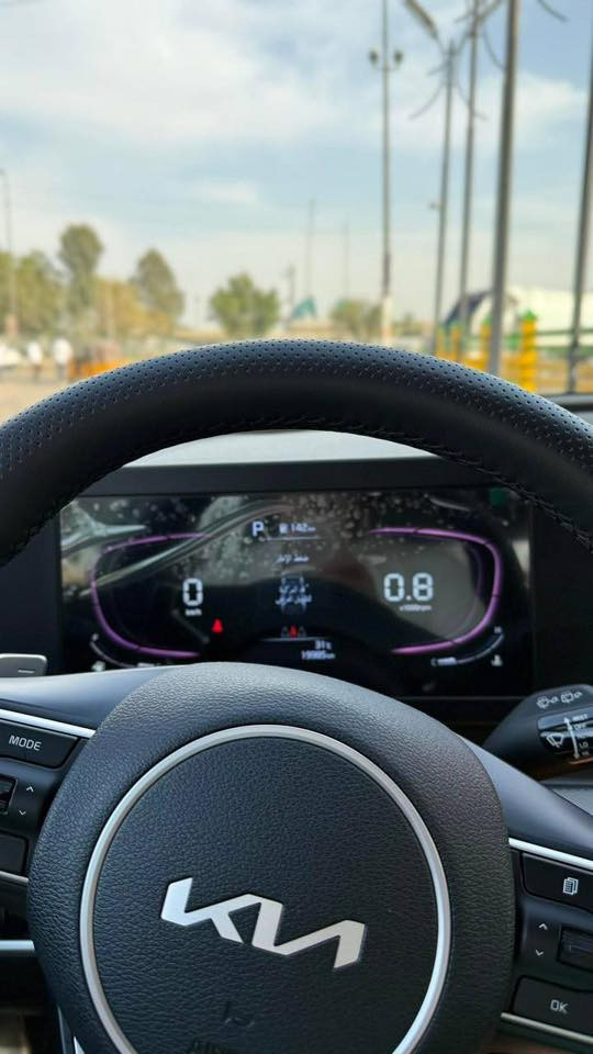 كيا سبورتج خليجي موديل ٢٤ نص مواصفات ماشيه 43 الف كيلو متر  رقم اربيل عندي وكاله مطلقه بيها من صاحب السياره ثاني يوم احولها الك 
محرك دوش 2000 
السيارة مكفولة كفاله عامه لا صبغ لا بارد لا ضربه  
المواصفات
بصمه
تشغل عن بعد ردار جانبي
ترحيب عند الاقتراب
مري شفط
شاشه نفكيشن
كامره دواره
اشاير مري
حساس خلفي
تبريد قطعتين لمس ومنفصل
مرايه داخليه تعتيم
حساس مطر
لايت لد
بكلايت لد
بروجكتر لد
هندبريك بصمه
نحكم جهتين
شفتات ستيران
اوتو هولد
نضام نزول منحدرات
السونار مرفق مع الصور  وكل التفاصيل داخل الصور التاشيرات اللي بالقماره والبنيد مموجودات بالواقع بس بالسونار يطلعن خدوش مال حصو مال طريق خارجي لان التكم سليمه اقره المنشور زين يلا تخابرني 
السعر 218 مكان السياره ذي قار  للاستفسار
***********
