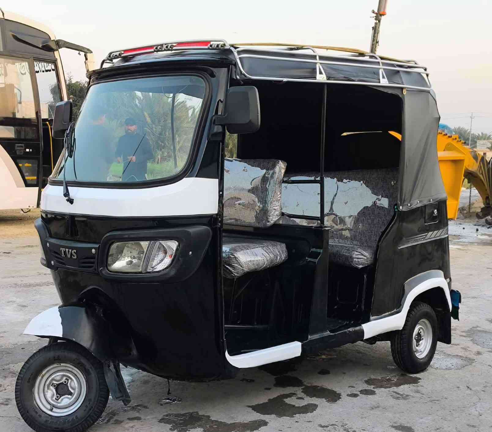 السلام عليكم تكتك TVSموديل 2020 شهر 2  اوراق أصولي جاهزة من كلشي كبل لشارع  كفالة من ضربة دشبول 21 كهربائيات شغالة  لا ستفسار اتصل ***********
