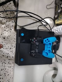 بلي فور • ٥٠٠جيجا • مع اليده