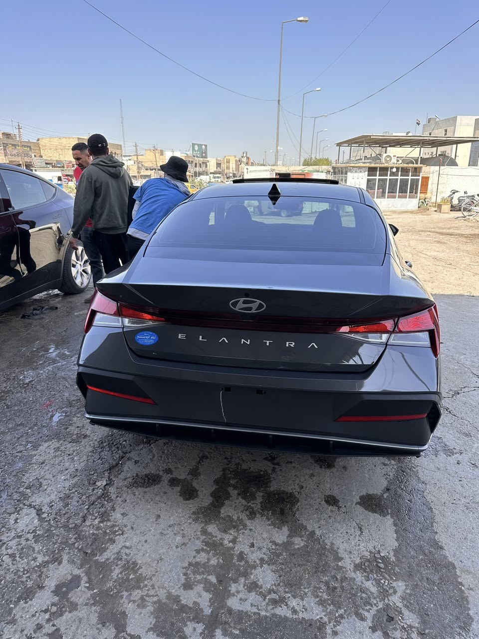 النترا 2025
السيارة فول
بصمة فتحة
تشغيل عن بعد 
كشنات تدفئة تبريد 
رادارات 360
كامرة 360
حساسات360
قيادة ذاتيه
توقف ذاتي 
ستيرن تدفئة
لدداخلي 
ويلكب كروم
حادثهة جدن بصيط 
جاملغ فقط الفخذة  والبنيد ربعة راجاعت بارد
ليبل واحد بدون صبغ بدون تبديل
***********
