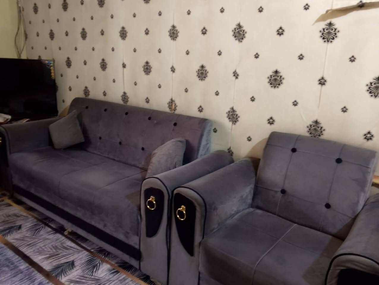 السلام عليكم عندي تخم ١٠ مقاعد للبيع السعر ٣٠٠ وبي مجال وفرفه نوم  كامله السعر ٦٠٠ وب


**إذا كنت صاحب هذا الإعلان وتريد حذفه لأي سبب، رجاءا أرسل رسالة إلى الدعم الفني**