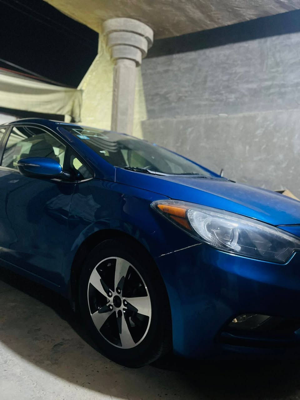 فورتي 15 جديده امريكي جاملغ خلفي بدون دواخل بغداد بسمي السعر 105 مكانها بغداد( ***********)
