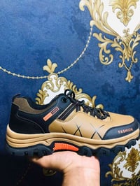 مقاس ٤٠ • توصيل فقط