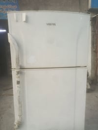 ثلاجه حجم 20 البيع بسعر مناسب وبيه ضمان  ‏‪07882873270‬‏ رقم هاتف وتسا...