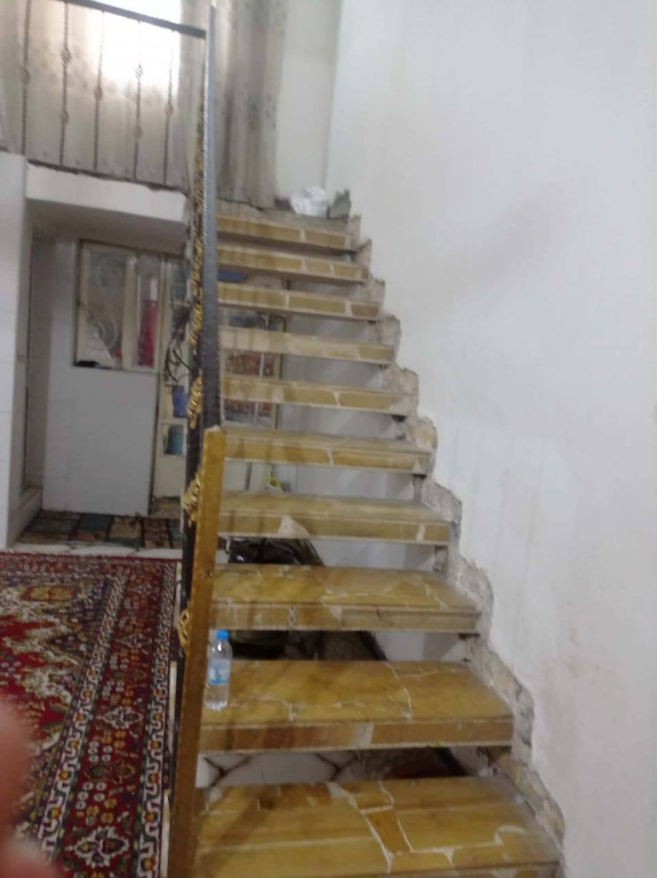 بيت ١٥٠ متر بلديه معامله كامله يعني بس تجي تمشيها باسمك وتقسط للدوله اقساط شارع ٨٠ من جهة  النجف مقابيل مقبيل المدرسه المجاوره لدائرة الموارد المائيه رابع بيت من شارع ٨٠ بيت نضيف وجديد كامل من كلشي السعر ٧٠ وبي مجال فرصه لا تعوض كامل خدمات مي كهرباء تبليط مجاري خط مولده ذهبي


**إذا كنت صاحب هذا الإعلان وتريد حذفه لأي سبب، رجاءا أرسل رسالة إلى الدعم الفني**