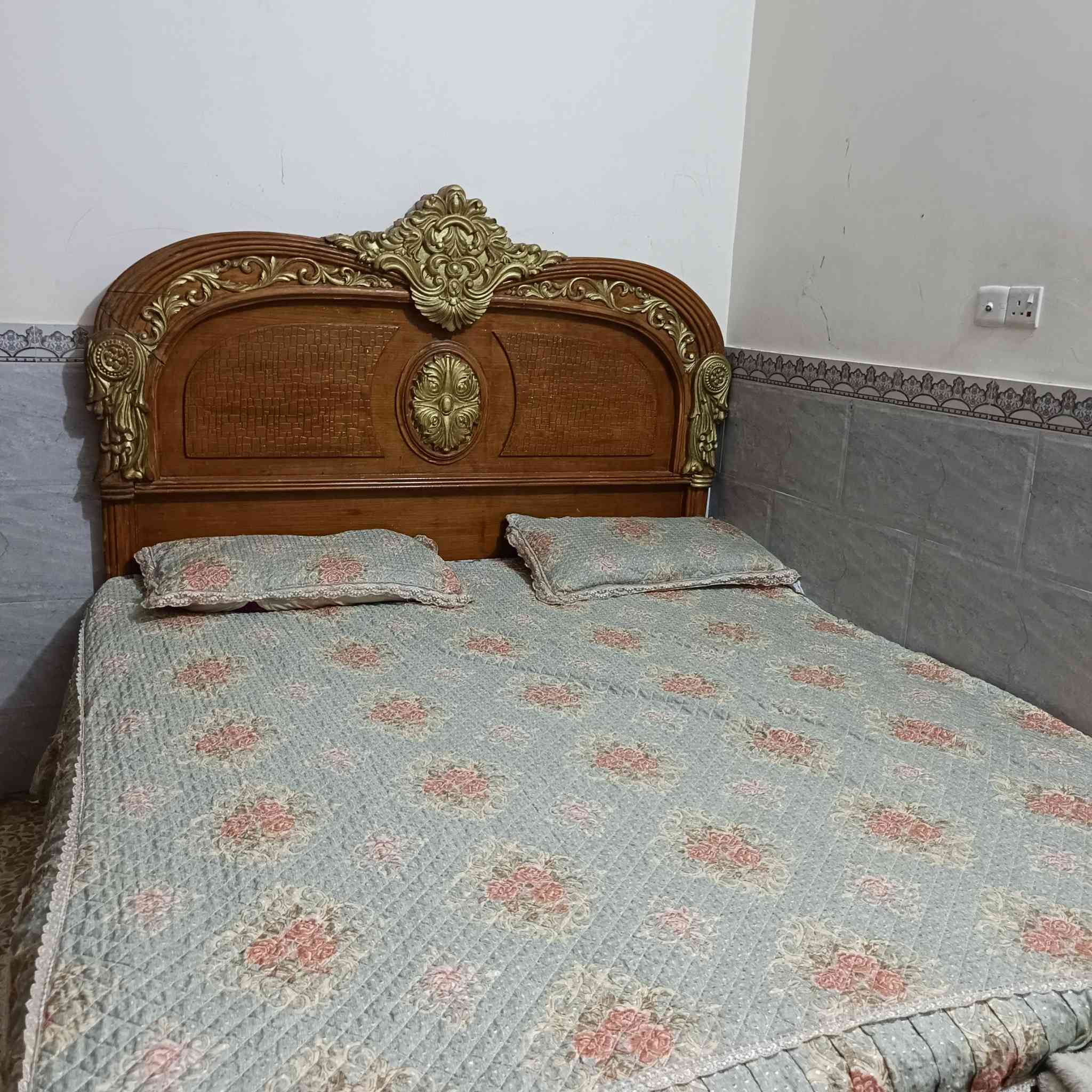 غرفه تزكام كامله لبيع بسعر مناسب للتواصل ***********
