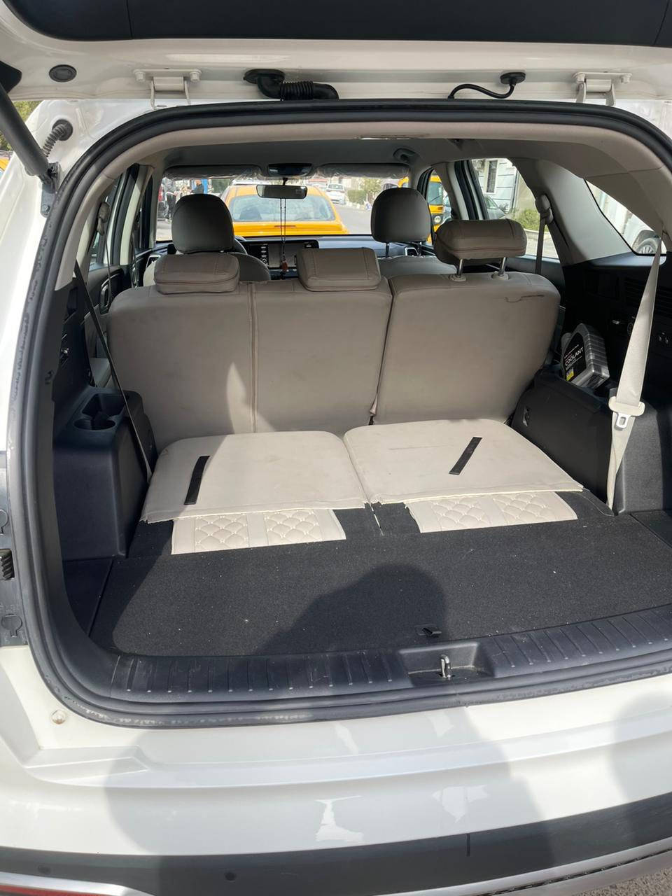 كيا سورنتو 2023ماشيه  58 الف فول ماعدا سلايد بعدها بضمان الوكاله الدوليه للسيارات  غير متواجد ع الفيس للاستفسار الاتصال ***********
