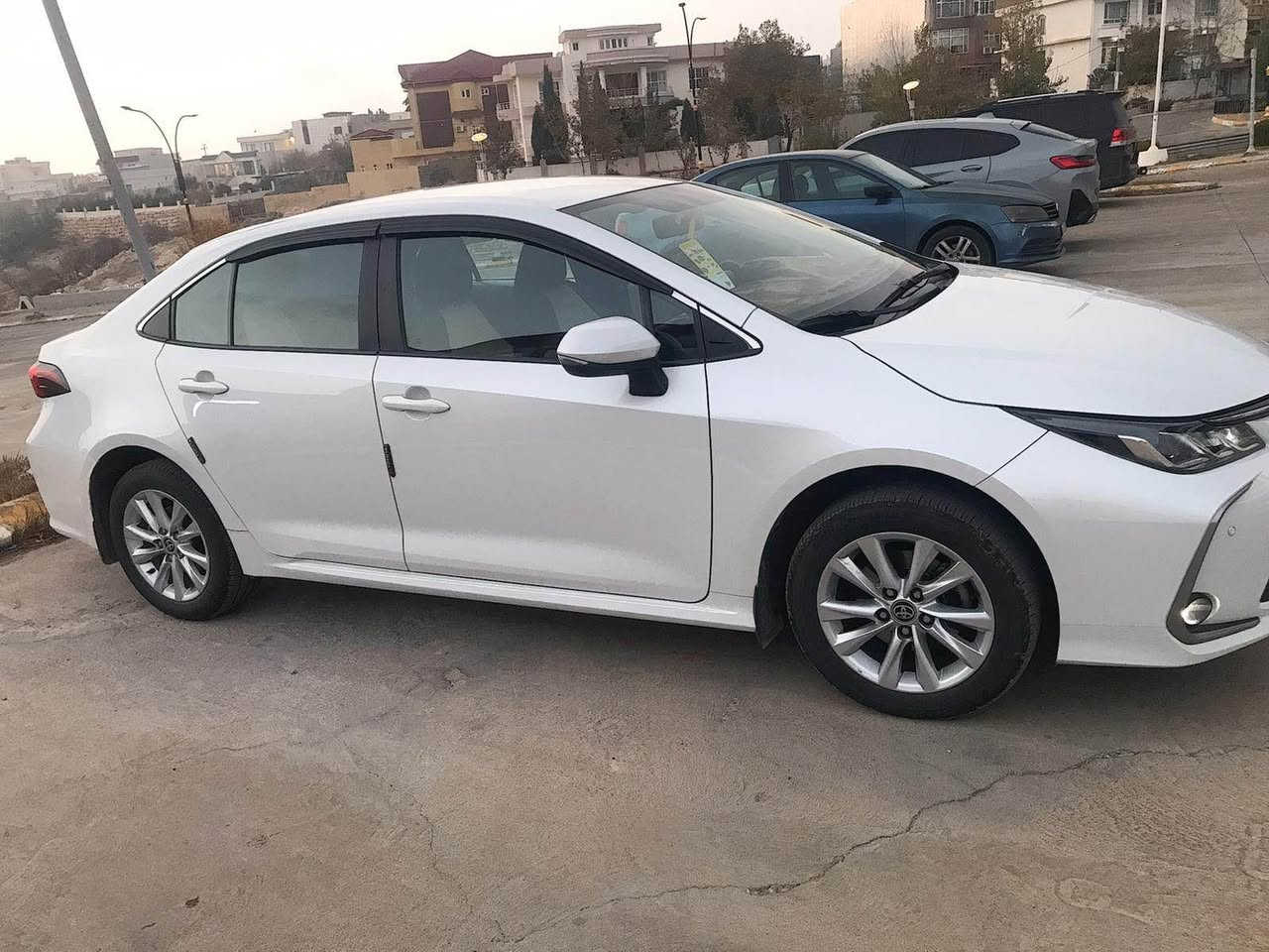 كرولا موديل ٢٠٢٣ مةكينة ١.٨ بي سبوغ مواسةفات بةس سلايت نية شةريكة SAS ٣٣ هةزار رويشتية *********** أربيل, العراق
