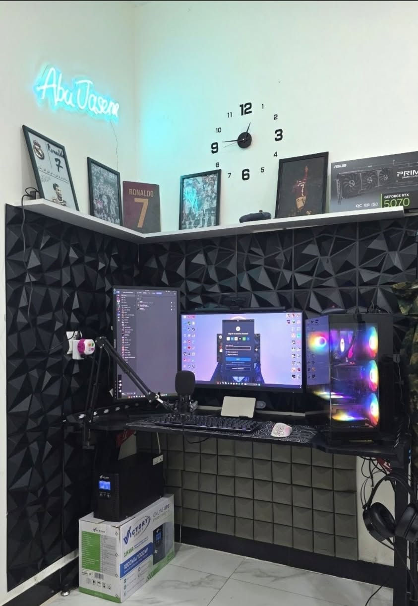 🔥 Ryzen 7 7800X3D Gaming Setup للبيع الكامل 🔥

جهاز قوي جداً ومخصص للـGaming الثقيل، الاستخدام فقط حوالي 10 شهور، كلشي نظيف جداً ويا الضمانات والفواتير والكراتين ✨

📌 المواصفات:

Computer Build Components

• Graphics Card - ASUS GeForce RTX 5070 OC 12g

• Motherhoard -GIGABYTE B850M DS3H wifi 6

• Memory- 16°2 32GB 6000 Mhz T-FORCE

• Moerar - SSD - M.2 2TB Lexar

• Power Supply-750w /GOLD PLUS

• Cooling system -Thermaltake TH360

• CASE-DS900 ATX

 Fan 7 قطع RGB.   
 
🎮 ويه الجهاز:
✅ شاشة AOC 27 180hz 1080p
 Samsung 24 60hz 1080p
‏✅  "ماوس كلاريوس D
كيبورد MSI gaming RGB 100% 
ماوس باد مقاس كبير"
‏✅  HyperX Cloud III Wireless
✅ ميز Gaming RGB
✅ كرسي Gaming + مساج
‏✅ UPS Online 1KV VICTORY POWER
✅ جوستك Ghostek GAMESIR عدد 2 Wireless
✅ ملحقات إضافية كثيرة👇
مايك تونر الغني عن التعريف مع ستاند 
كامره webcam 1080
ساعه رقميه كلش حلوه 
جهاز حماية. 
تقسيم مدمج بحماية. 
سيار مترتين مدمج بحماية. 
جدارية 6 قطع 3d rgb
ديكور 30 قطعه 3D
***ملاحظه جميع الكراتين موجوده

📍 بغداد — تجي تفحص وتستلم
💰 السعر: 4,750,000 دينار عراقي🔒🔒🔒🔒
❌ ما أبيع قطع ولا الكيس وحده، البيع كامل فقط

سبب البيع: عدم التفرغ

اللي يريد جهاز مرتب وقوي وجاهز بدون تعب يراسلني 📩


**إذا كنت صاحب هذا الإعلان وتريد حذفه لأي سبب، رجاءا أرسل رسالة إلى الدعم الفني**