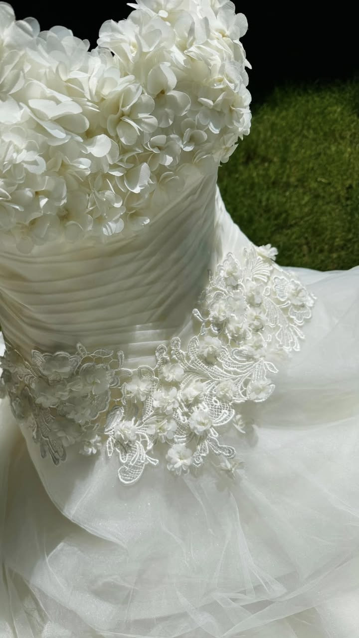 بدلة عرس بيضه تلبس من 38 لل 48
اخو الجديد مستعمل مره فقط 
للبيع 
ب 250 الف فقط 😍
موقع : نجف


**إذا كنت صاحب هذا الإعلان وتريد حذفه لأي سبب، رجاءا أرسل رسالة إلى الدعم الفني**
