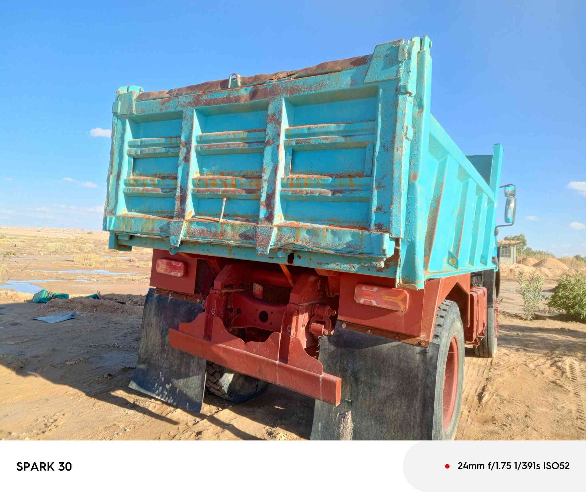 سلام عليكم للبيع البي موديل 75محرك ٨ مجفت قبل شهرين 
نفض احسن غراض حطيتهن يعني محرك طك فلين كير 25 سبركنات جدد اكسل جيف قماره طك فلين من النجف جديده بليته القماره حطيتها مال القديمه بدي جديد مصلح تخم تاير جديد سياره مال خبزه خير من الله حتا سبلت فيها شغال دوشمه جديده رقم ديالى جك الماني جديد تحويل مباشر السعر ١٥٥ ورقه وحي الله الشرايه رقمي  ***********
