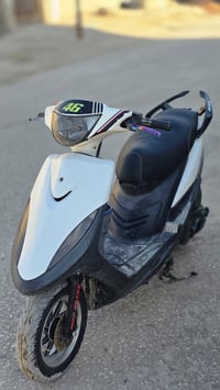 ماكس عدله • مكاني