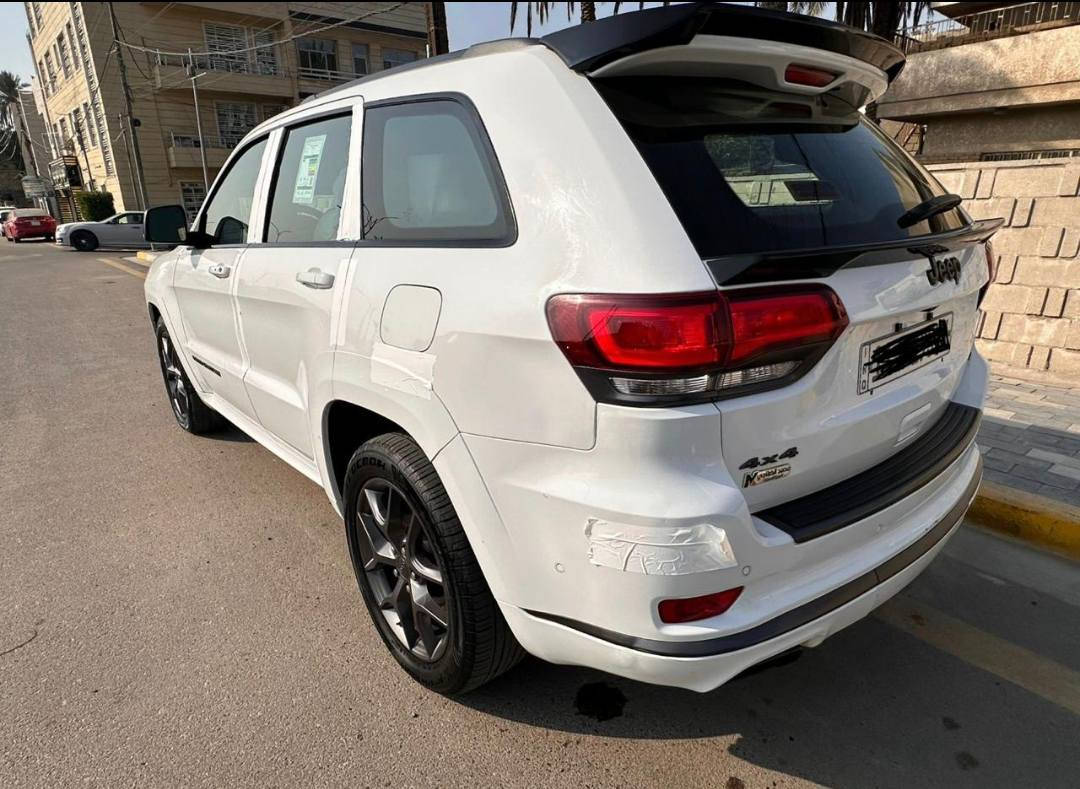 سلام عليكم للبيع جيب اس  ام رادار   S 2020 ( خـليـجـي )
ماشيه 39 ميل 
فول فول مواصفات فورويل بارنوما فتحة 

السياره كفاله عامه من الصبغ او البارد كير مكينه كلها كفاله عامه
عدا كارت تحت بك لايت بسيط و رصعه ب باب سايق ع كد 5سانتيم. تم سحب ب جهاز لا تكحيل ولا كارت

 ( وكاله هارلم) ام الرادار

مكينة  3600 6 سلندر  

 سقف بانوراما 

 كشنات جلد اسود و احمر+ كهرباء + تدفئه + خزن ٣ وضعيات 

 نظام النقطة العمياء 

 ويل حجم 20 بلادي سبورت 

 نضام خاص للطرق الوعرة 

تشغيل عن بعد 

مري كهرباء 

 مرايا متحسسة للضوه العالي 

 بخاخات لتنضيف اللايتات الامامي

 نظام تشغيل واطفاء المحرك اوتماتيكي للتوفير وعدم صرف الوقود عند الايقاف (AUTO START SYSTEM)

 

وضعيات قيادة التحكم بيهم عن طريق الماوس 

لايت زنون امامي ولد خلفي 

 تخم تاير جديد

اوتو بارك

 ستيرن كهرباء + تدفئه ستيرن 

 ريموت كنترول عدد 2 

 حساسات خلفية امامية
رقم بغداد
مكان السياره بغداد 

للاستفسار ***********
