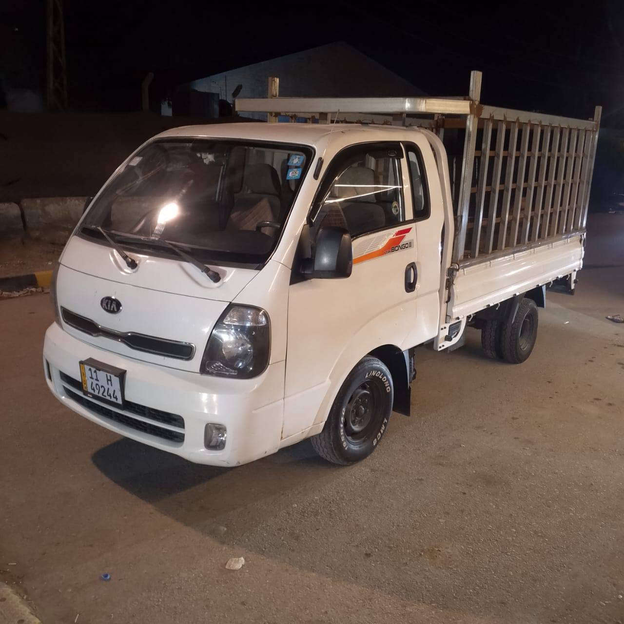 سلام عليكم 2017رقم بغداد سيارة مكفول السعر 120وبيه مجال ***********
