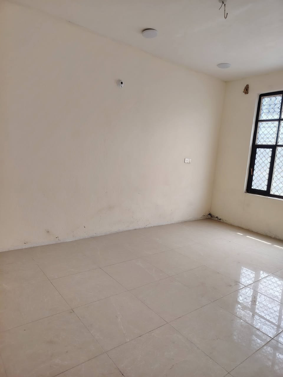 بيت بشارع 40 خلف الماس للتسوق لايجار
طابق الارضي غرف النوم هول استقبال ومطبخ وصحيات وكراج وصحيات خارجيه
طابق ثاني غرفتين نوم وهول وصحيات
مبلغ الإيجار 500بيت بشارع 40 خلف الماس للتسوق
طابق الارضي غرف النوم هول استقبال ومطبخ وصحيات وكراج وصحيات خارجيه
طابق ثاني غرفتين نوم وهول وصحيات
مبلغ الإيجار 500
بيت حديث
مراجعه مكتب الأهرام لعقار والمقالات شارع 60قرب مجمع الضامن الطبي *********** بيه واتساب ***********

بيت حديث
مراجعه مكتب الأهرام لعقار والمقالات شارع 60قرب مجمع الضامن الطبي *********** بيه واتساب ***********
