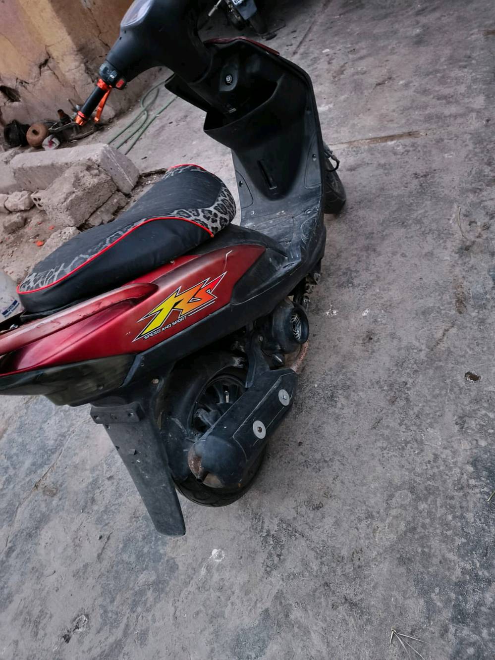 كربلاء حي العامل ماكس عدله كهربايته شغاله نضيفه شلعه معدل تشك الكاع وماكو هيج سعر بس للن مستعجل واذا اكو مراوس ب اربعه كير 