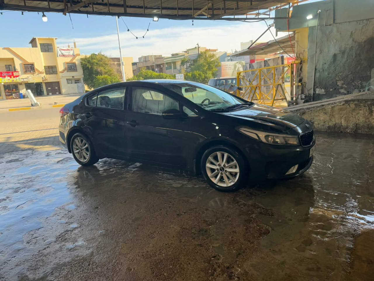 السلام عليكم 
كيا سيراتو موديل ٢٠١٨ خليجي وكالة ليث العبيدي 
محرك ٢٠٠٠ دوش مكفول على وضع الشركة 
السيارة بيها بارد بالهلال مال جاملغ الخلفي فقط 
ماشية ٩١ الف فقط ويل كب مري شفط سبير منازل. 
السعر ١٣٨ $
للاتصال *********** مكانها صلاح الدين.
