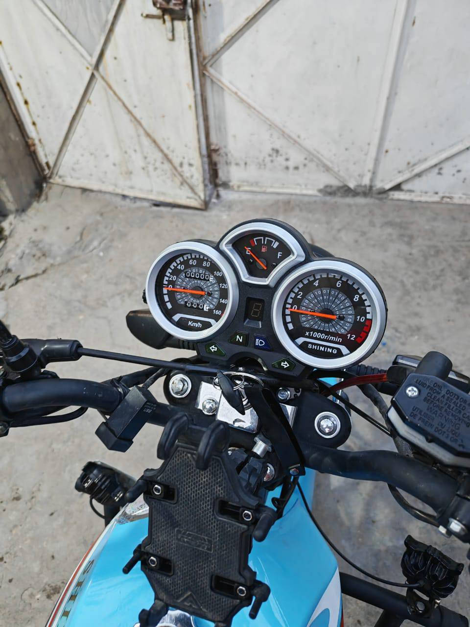 🏍️ دراجة شاينك للبيع
📅 موديل 2025
✅ مكفولة من كلشي
📍 مرقمة بغداد
💰 السعر: 1,900,000 دينار وبيها مجال 
📌 العنوان: بغداد - الدورة
📞 للتواصل واتساب: ***********
