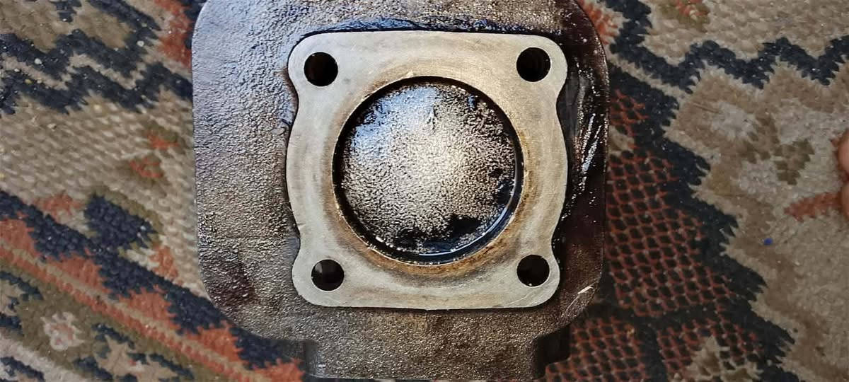 سلام عليكم سلندر بيكم بلادي مو تجاري مكصوص مره وحده قبل اسبوع كامل غراضه القفالات موجود كلهن موجودات بس كازكيت سعره الف دينار 
***********
