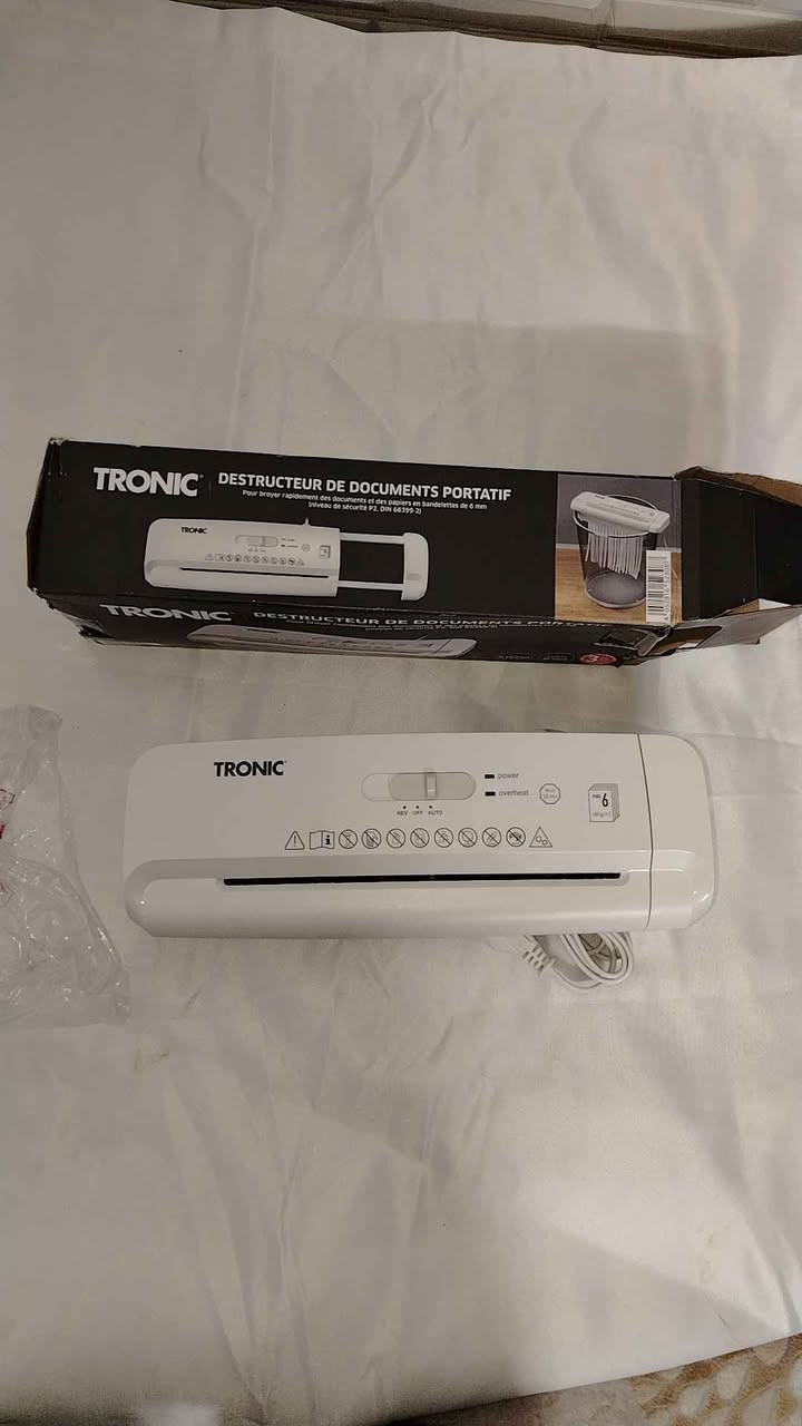 جیهازی کاغەز وردکردن ئەڵمانی شەریکەی tronic
تەنها 15هەزار شوێن سلێمانی
*********** السليمانية, العراق
