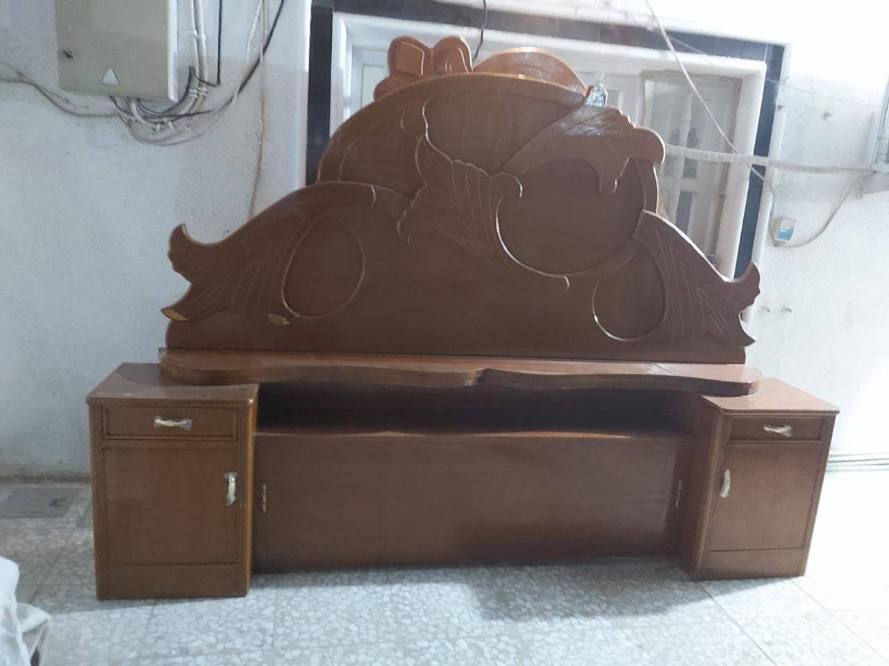 غرفة نوم خمسة ابواب للبيع  السعر 600 الف/بابل المهندسين شارع ام البنين موبايل ***********
