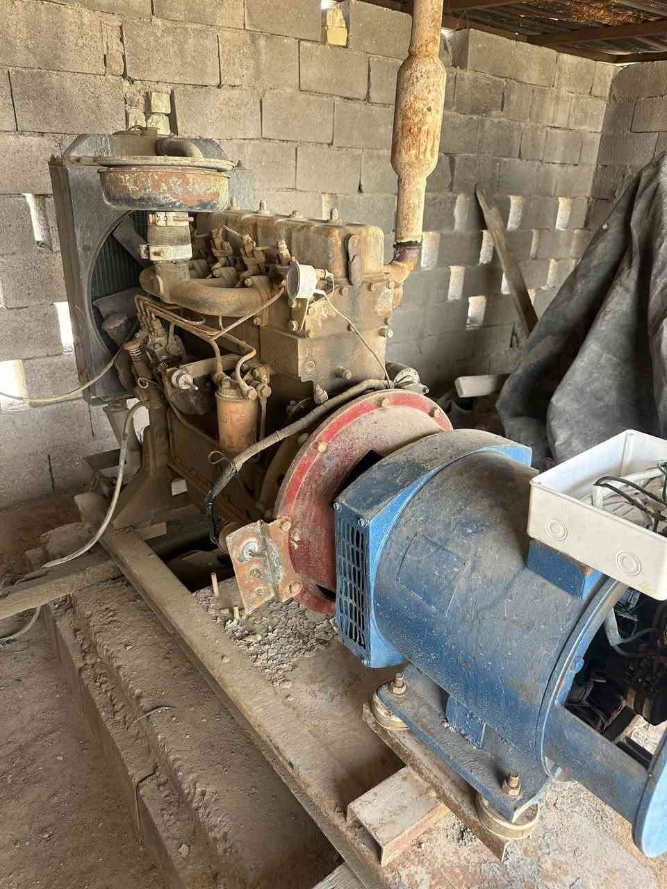 السلام عليكم 3 مولدات بيركز صيني 37 كيفي 120 انبير جاهزات فقط وحده نقص تجفيته وعندي غراض احتياطيه ابيع شلع وسعرهن مناسب اتصل وتدلل *********** /***********
