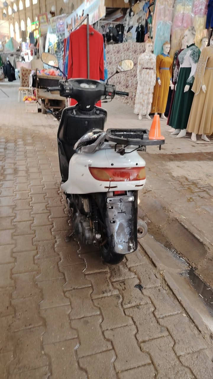 السلام عليكم فراشه للبيع دراجه جديده ما ملعوب بيه محرك ما مفتوح لا تبخير ولا تنقيص كهربائيات شغاله كله اشاير لايتات سلف هندر كله شغال نضافته مثل ما موضح بصوره مكاني كوفه قريب الكورنيش السعر 500 الاستفسار اتصال ع الرقم ***********
