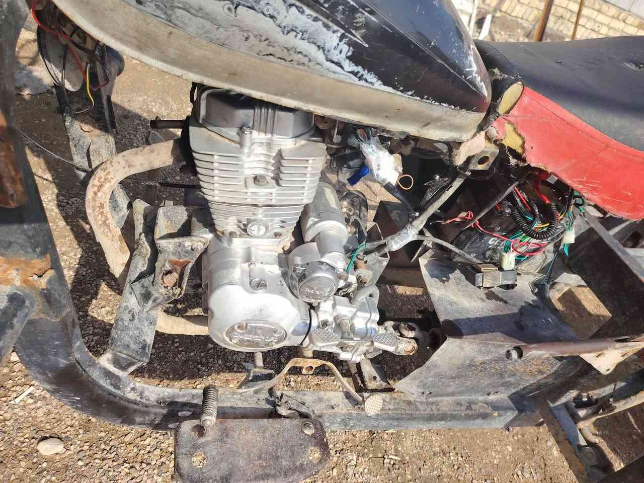 موديل 2014 شاصي مكفول نكره سلف كهربائيات شغاله هورن ضفيره جديده باتري جديد ستوته متروكه جانت عوزها ترتيبات بسيطه اوراقها ضايعه ابيعك كلك 650 وبيه مجال للشراي *********** واتساب موجود
