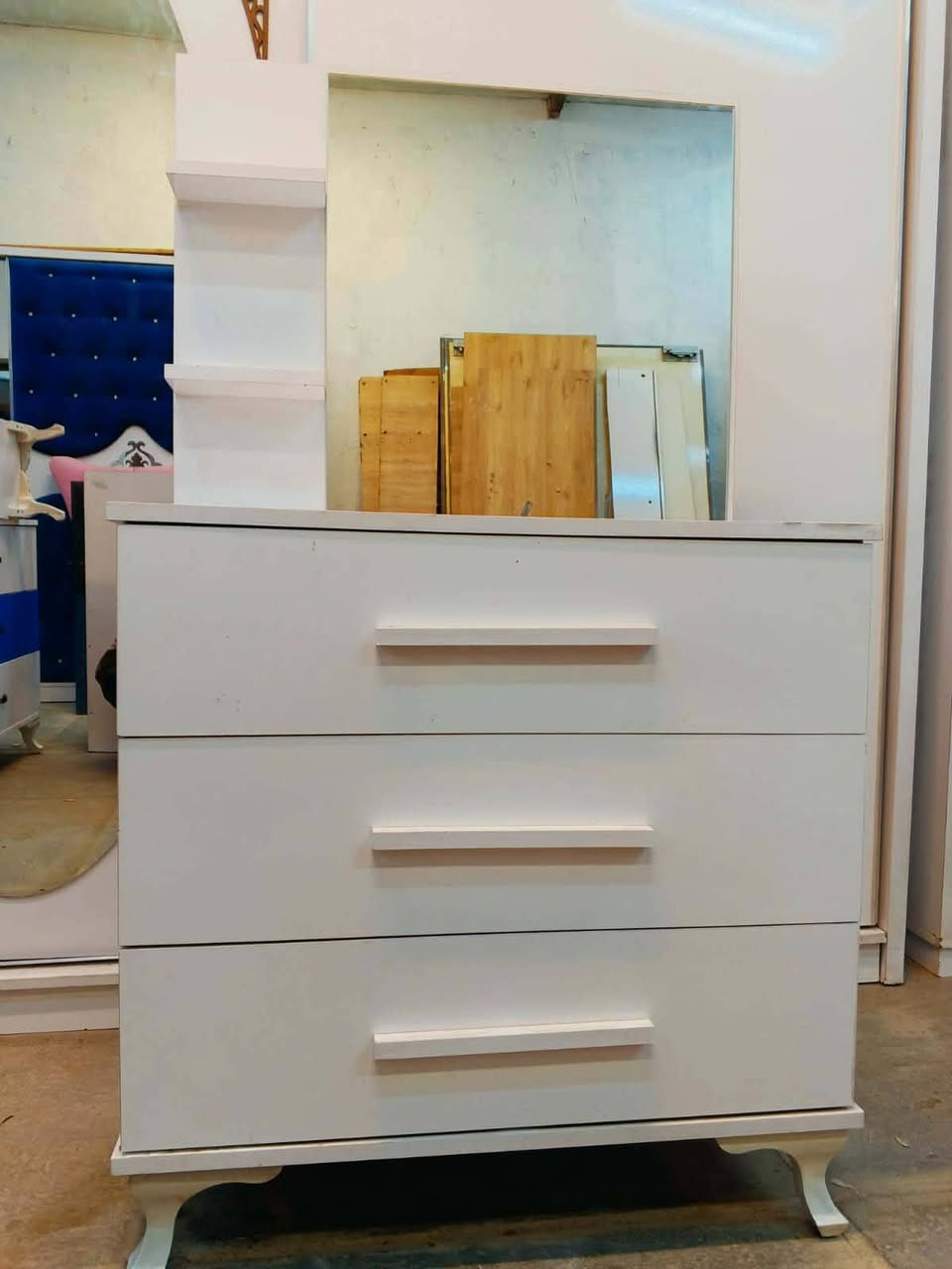 غرفة نوم  شبابيه🇹🇷
 نضافة 90 ٪💯فول نضافه
عدد القطع / 5
نضام / سلايت💢
سعرها 400/425 قفل💸
شد ونقل داخل بغداد مجاني🚛
يوجود توصيل محافضات 🚛 حجز واتساب فقط ***********
