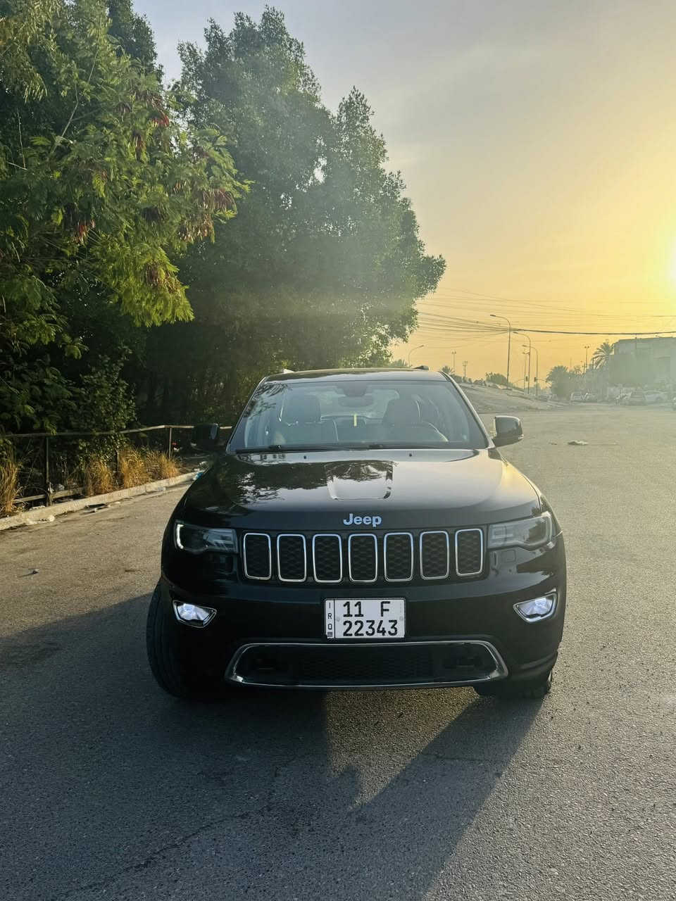 السلام عليكم جيب شيروكي 2020 خليجي لمتد فول واحد ع واحد السياره جديده ونضيفه بمعنى الكلمه تجي وتشوفها  مكفوله كفاله عامه ماشيه 60  بس بيها شخط بل باب بسيط ع كد إصبع فقط تأخذها متصرف عليها ربع  كير محرك مكفول مكان سياره بغداد السعر 280 ***********
