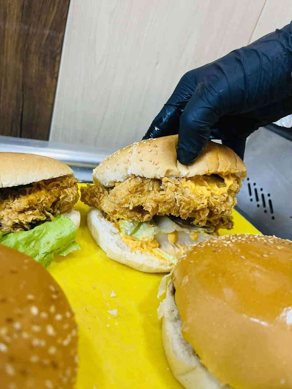 عروض الوجيهية ستي مستمره اكيد 
خابر وخليك وحنا نجيك 
رقم المطعم ***********
متواجدين من ساعه 8صباحا الى ساعه 12ليلا
