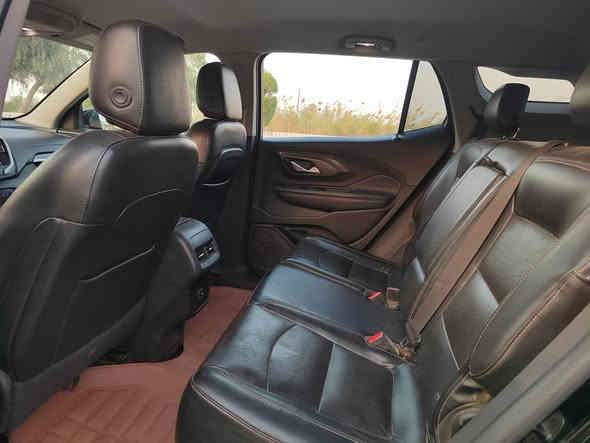 (GMC تيران) موديل 2018 محرك 2000 تيربو
السيارة (( بدون ايرباك بدون قطرة صبغ داخله كلين بيها بالعراق فقط تبديل باب السائق اصلي بلادي نفس اللون بدون دواخل نهائياً))
 رقم جديد بأسمي حره تحويل مباشر هزه جديده
ماشيه (  104 ) الف ميل
فوول مواصفات عدا البانوراما
🔺بصمة تشغيل واربع ابواب وصندوق
🔺رادارات + حساسات 
🔺نقطه عمياء
🔺قيادة ذاتيه
🔺تحديد مسار
🔺نظام منحدرات
🔺شاشة وكاميره دواره
🔺 تدفئه كشنات
🔺تدفئه ستيرن
🔺تبريد قطعتين مناخ منفصل
🔺كشنات جلد
🔺خزن ميموري كشن السائق
🔺 كشن السائق هزاز (تحذير تفاعلي) 
🔺كشنات تحكم كهرباء
🔺صندوق كهرباء
🔺سايد بريك بصمه
🔺 مرايات جانبيه قلابه
🔺 اشاره بالمرايه
🔺مرايات تعتيم وسطيه وجانبيه
🔺شاشة كار بلي
🔺تشغيل عن بعد
السعر ١٤٨ $
مكان السياره بغداد
 للأتصال ***********
