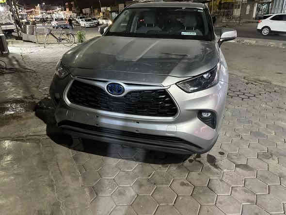 تويوتا هايلندر 2024  هايبو د سلفري مكينه 2500 تيربو تبديل جاملغ ايمن الشواصي والغود مكفوله الايرباكات سليمه الضرر كما موضح في الصور غير مرقمه تترقم اين ما 
ماشيه 16500 
يحب المشتري مجاني السعر 310 ورقه
ترقم عله الدوله مجاني الترقيم اي محافظه 
الاتصال على ابو ايمن ***********
