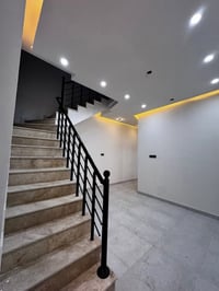 سايدين الجمعيات • ١٠٠م • بناء حديث