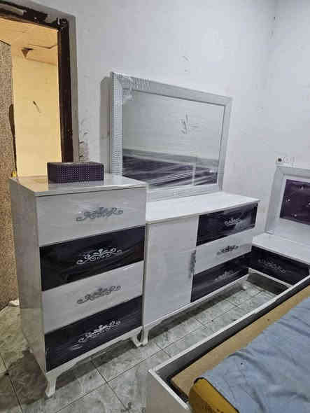 توفر غرفه نوم للبيع نظيف كلش كامل سعر 450 الف شراي يخابر رقم *********** كركوك
