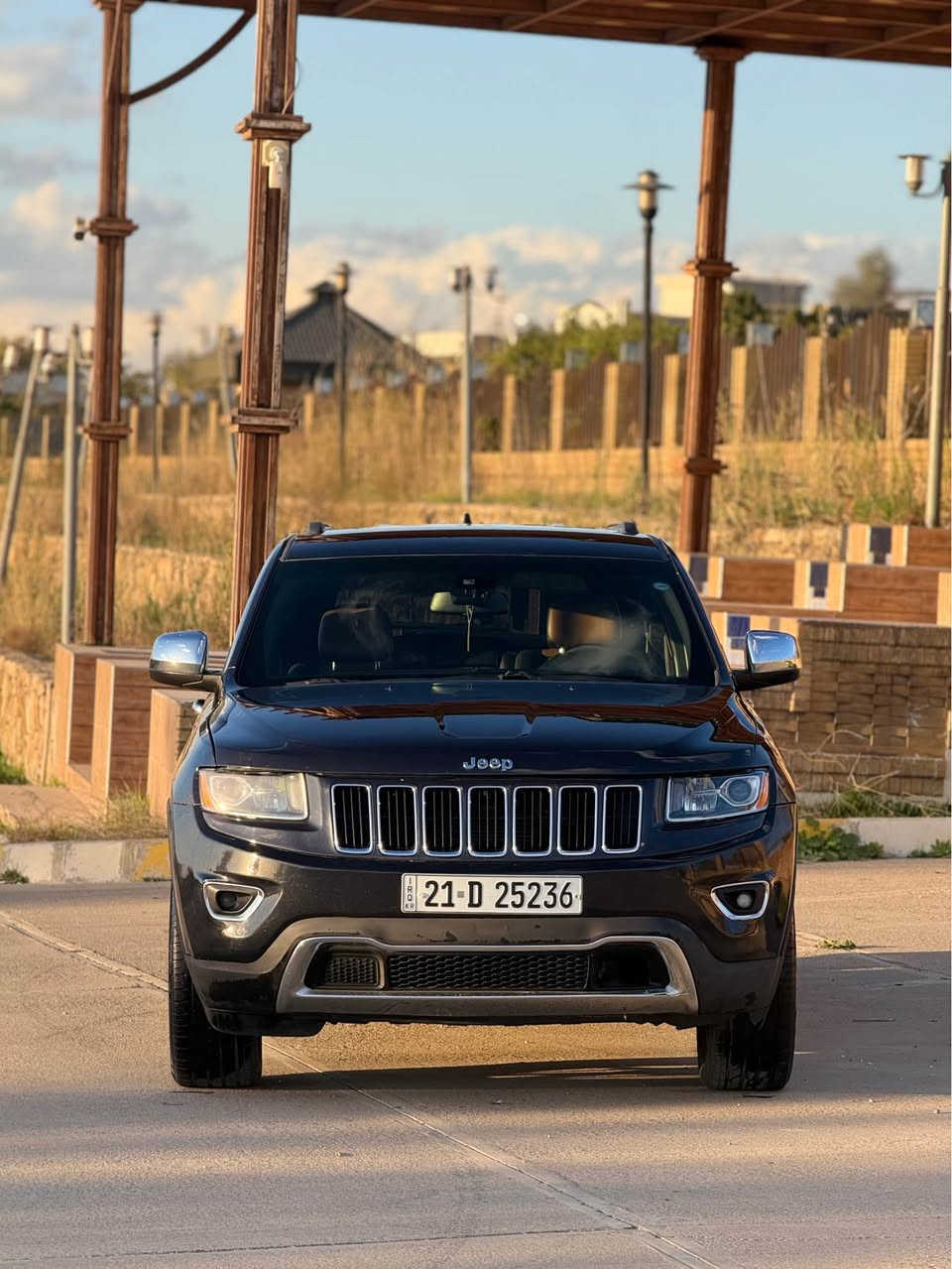 سلام عليكم 
جيب لاريدو موديل 2016 
مواصفات 
تحكم استرين 
كشن تدفئه 
تبريد مركزي 
ويل افور لاند 
باقي مواصفات معروفه لاريدو 
سياره بيه 5 قطع صبغ بدون دواخل بدون ايرباك شرط
سنويه وهزه جديد 
سياره مكانه كركوك 
سعرها 173 وبيه مجال 
الاستفسار عل رقم الاتي 
*********** كركوك, العراق
