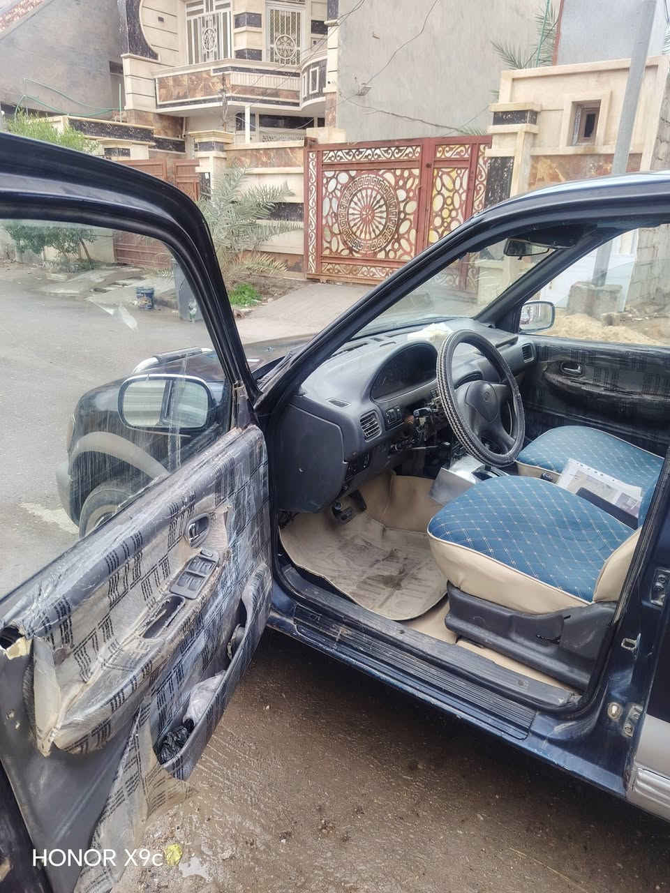 السلام عليكم كيا سبورتج 1995 محرك بلادي كير اوتوماتيك رقم الماني السيارة بأسمي تحويل ثاني يوم مصبوغة عام للجمالية بدون ضربة او خياس السيارة جاهزة من كلشي سعرها 37 وبي مجال غير متواجد على الفيس فقط اتصال على هذا الرقم *********** مكاني الانبار فلوجة
